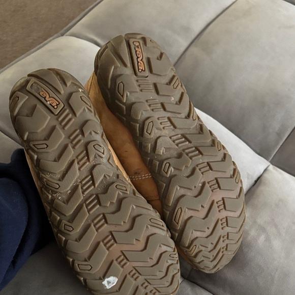 Teva suede chukka Boots Men’s size 8 main image 7